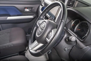Хетчбэк Toyota Tank 2019 года, 1229000 рублей, Томск