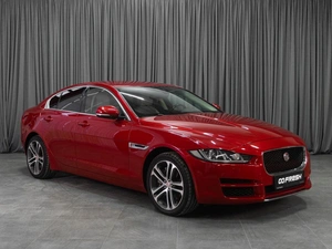 Седан Jaguar XE 2016 года, 1497000 рублей, Тюмень