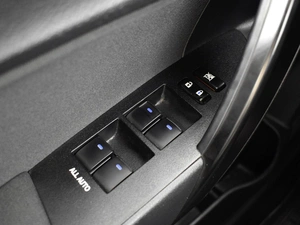 Седан Toyota Corolla 2018 года, 1698100 рублей, Казань