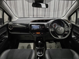 Хетчбэк Toyota Vitz 2019 года, 1149000 рублей, Красноярск