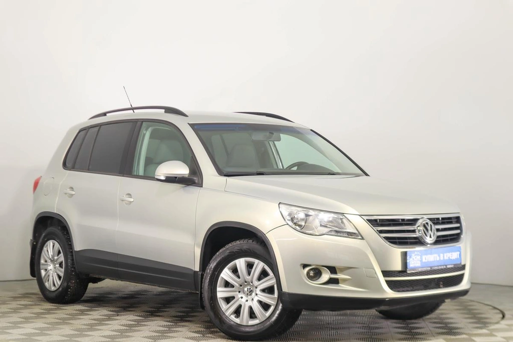 Внедорожник Volkswagen Tiguan 2011 года, 969000 рублей, Пермь