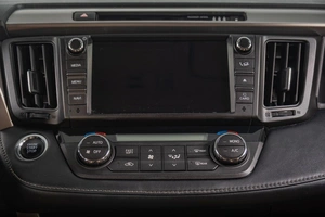 Внедорожник Toyota RAV4 2017 года, 2889000 рублей, Томск