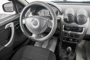Хетчбэк Renault Sandero 2010 года, 579000 рублей, Барнаул