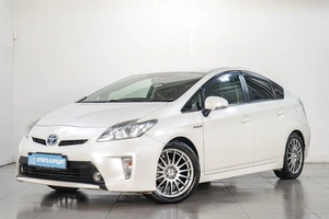 Лифтбек Toyota Prius 2015 года, 1539000 рублей, Челябинск