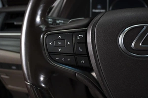 Седан Lexus ES 2019 года, 4030000 рублей, Омск