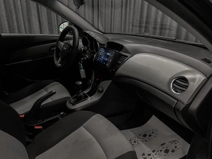 Седан Chevrolet Cruze 2011 года, 499000 рублей, Красноярск