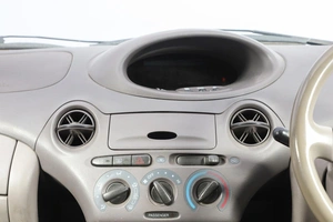 Седан Toyota Platz 2002 года, 349000 рублей, Новосибирск