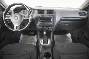 Седан Volkswagen Jetta 2012 года, 999000 рублей, Кемерово