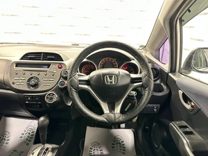 Хетчбэк Honda Fit 2009 года, 529000 рублей, Красноярск