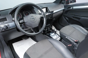 Хетчбэк Opel Astra GTC 2010 года, 609000 рублей, Челябинск