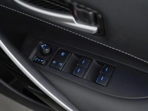 Хетчбэк Toyota Corolla 2022 года, 2250999 рублей, Москва