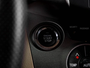 Внедорожник Toyota RAV4 2012 года, 1249000 рублей, Тюмень