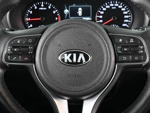 Седан Kia Optima 2017 года, 1919000 рублей, Аксай