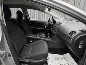 Седан Toyota Avensis 2011 года, 1100000 рублей, Красноярск