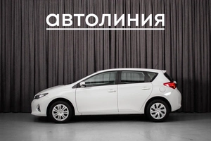 Хетчбэк Toyota Auris 2013 года, 1149000 рублей, Красноярск