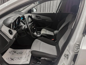 Седан Chevrolet Cruze 2012 года, 699000 рублей, Красноярск