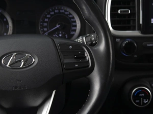 Внедорожник Hyundai Venue 2020 года, 2070777 рублей, Омск