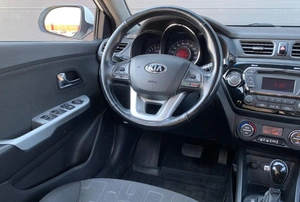 Хетчбэк Kia Rio 2014 года, 925000 рублей, Солонцы
