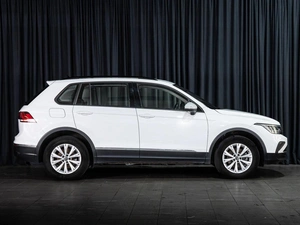 Внедорожник Volkswagen Tiguan 2021 года, 2100000 рублей, Волгоград
