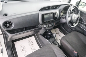 Хетчбэк Toyota Vitz 2019 года, 949000 рублей, Красноярск