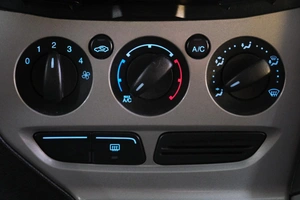 Хетчбэк Ford Focus 2012 года, 719000 рублей, Омск