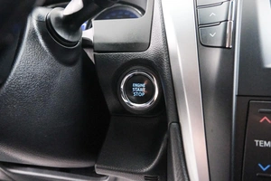 Седан Toyota Camry 2015 года, 1999000 рублей, Красноярск