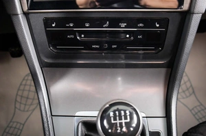 Хетчбэк Volkswagen Golf 2013 года, 919000 рублей, Пермь