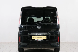 Минивэн Honda Stepwgn Spada 2015 года, 1559000 рублей, Красноярск