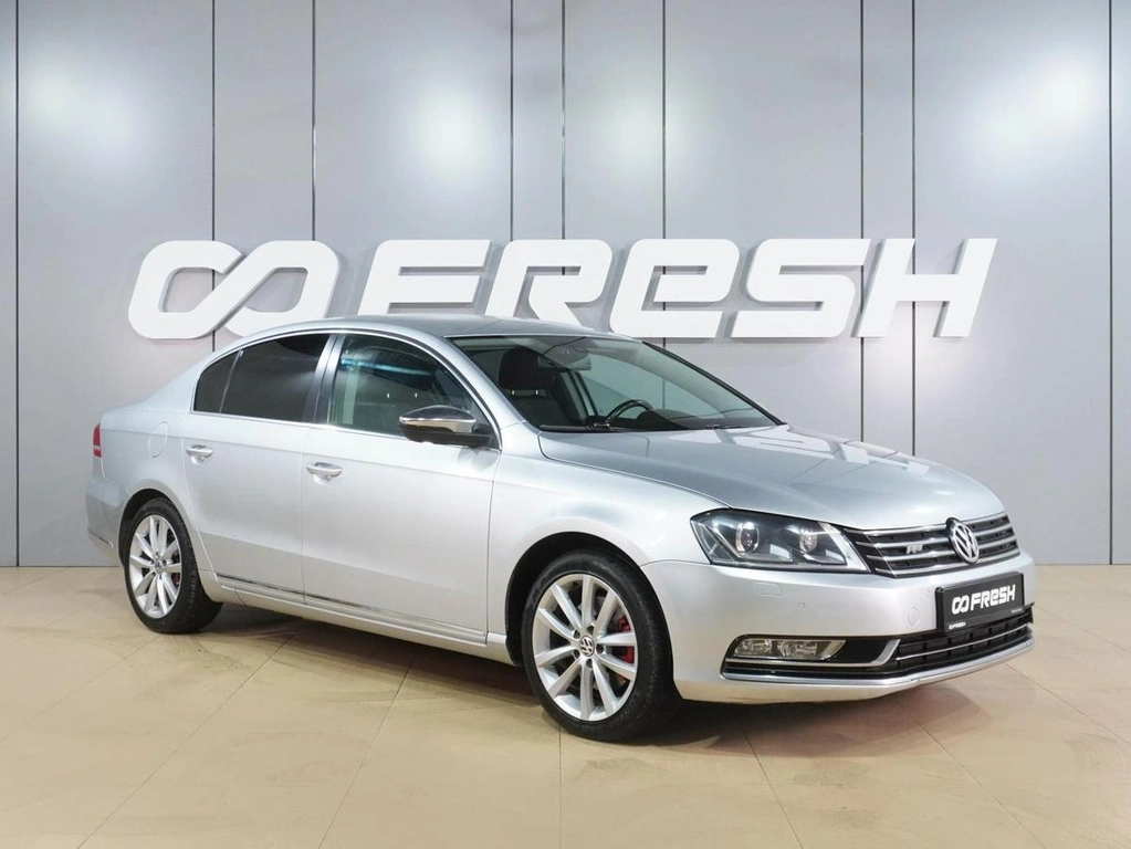 Седан Volkswagen Passat 2011 года, 899000 рублей, Воронеж