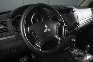 Внедорожник Mitsubishi Pajero 2013 года, 2060000 рублей, Омск