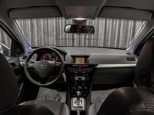 Хетчбэк Opel Astra 2010 года, 649000 рублей, Красноярск