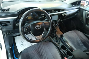 Седан Toyota Corolla 2013 года, 1369000 рублей, Омск