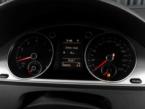 Седан Volkswagen Passat 2012 года, 979000 рублей, Тюмень