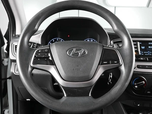 Седан Hyundai Solaris 2019 года, 1329000 рублей, Аксай