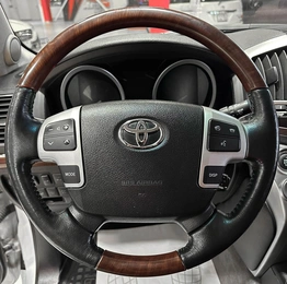 Внедорожник Toyota Land Cruiser 2014 года, 3967000 рублей, Красноярск
