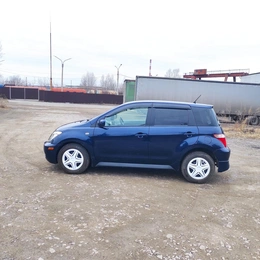 Хетчбэк Toyota Ist 2002 года, 428000 рублей, Красноярск