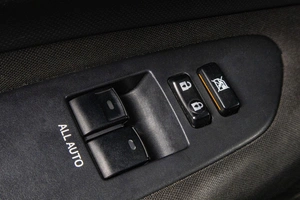 Хетчбэк Toyota Auris 2011 года, 1009000 рублей, Сургут