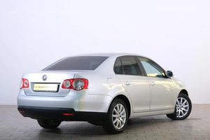 Седан Volkswagen Jetta 2006 года, 599000 рублей, Омск