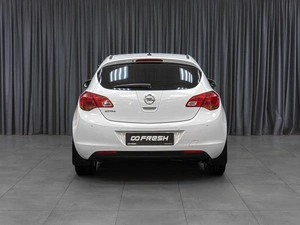Хетчбэк Opel Astra 2012 года, 699000 рублей, Тюмень