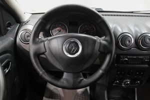 Седан Renault Logan 2011 года, 399000 рублей, Новокузнецк