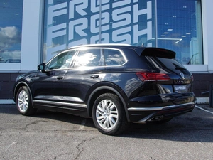 Внедорожник Volkswagen Touareg 2019 года, 3749000 рублей, Владимир