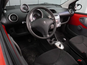 Хетчбэк Peugeot 107 2011 года, 509000 рублей, Воронеж