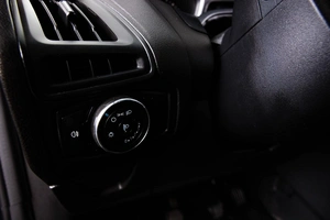 Хетчбэк Ford Focus 2011 года, 959000 рублей, Пермь