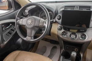 Внедорожник Toyota RAV4 2010 года, 1389000 рублей, Барнаул