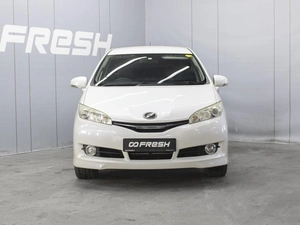 Минивэн Toyota Wish 2012 года, 1540000 рублей, Омск
