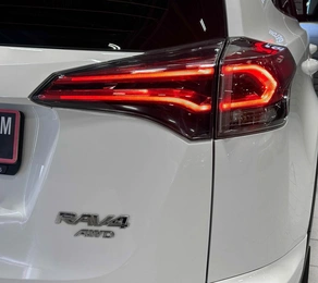 Внедорожник Toyota RAV4 2017 года, 2657000 рублей, Красноярск