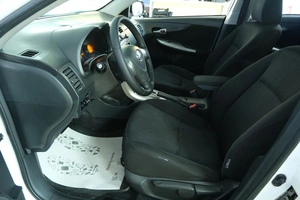 Седан Toyota Corolla 2010 года, 839000 рублей, Омск
