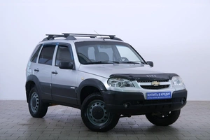 Внедорожник Chevrolet Niva 2011 года, 499000 рублей, Омск