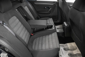 Седан Volkswagen Passat CC 2010 года, 999000 рублей, Барнаул