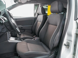 Хетчбэк Opel Astra 2012 года, 749000 рублей, Сургут